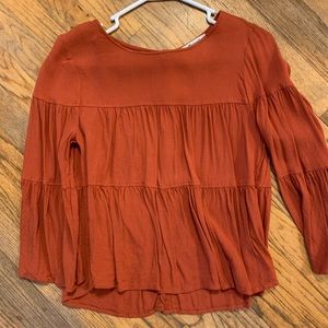 Madewell top, button back, wide arm